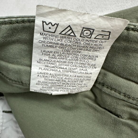 Lee Womens Midrise Fit 12 Petite Cargo Shorts Olive Green Cotton/Spandex - Picture 4 of 5